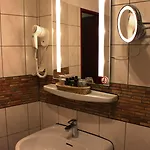 Rheinhotel Lilie 3* بوبارد