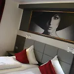 Rheinhotel Lilie فندق